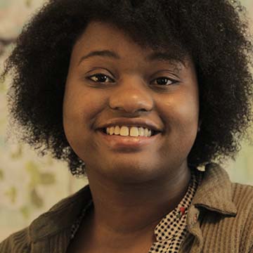Portrait of Chatham University student Wayeera Robertson.