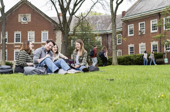 Photo of students studying together outside on Shadyside Campus