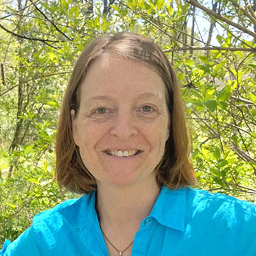 Headshot of Amanda Jaros