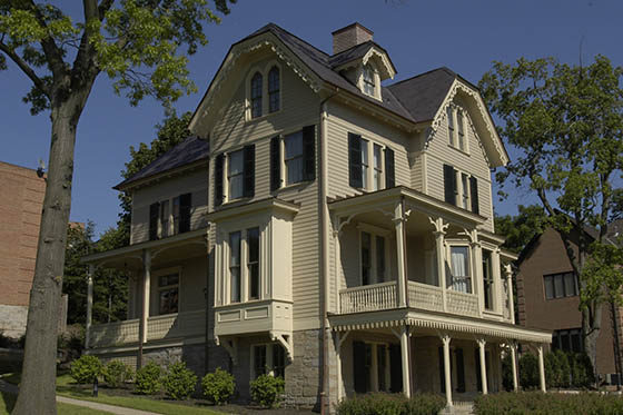 Photo of the Gate House on Chatham University's Shadyside Campus